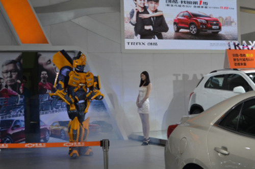 泉州2014车展变形金刚大黄蜂雷人舞蹈