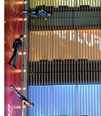 超创意模特走秀： “空中时装秀”