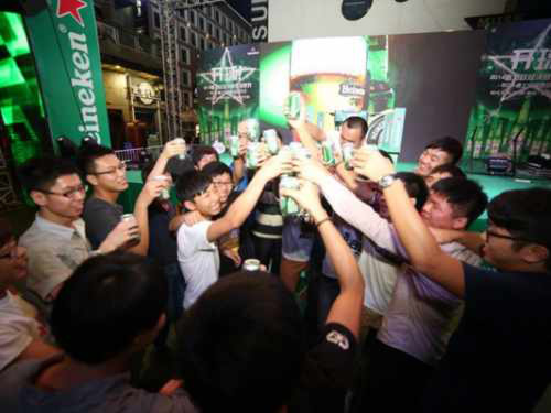 2014欧冠战火燃到泉州，喜力足球狂欢夜激情四射2