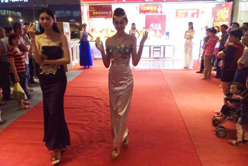 周大生珠宝开业时尚模特珠宝秀