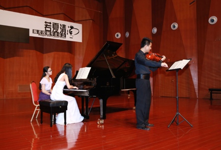 厦门鼓浪屿陈若滢音乐会钢琴二重奏1