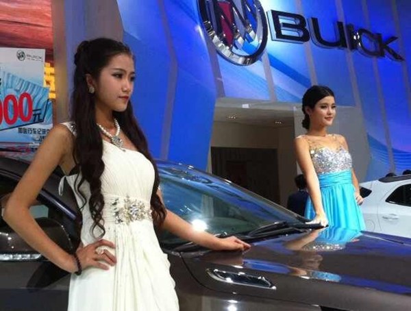 泉州南安国际车展靓丽车模(12)