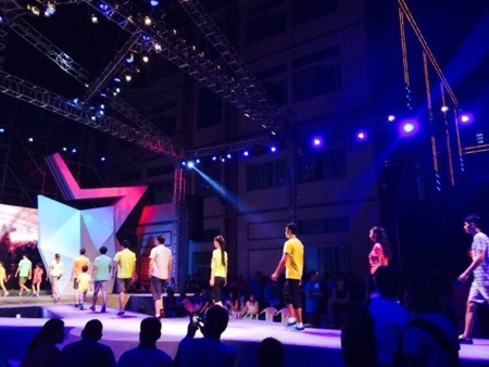 匹克新品发布会模特走秀