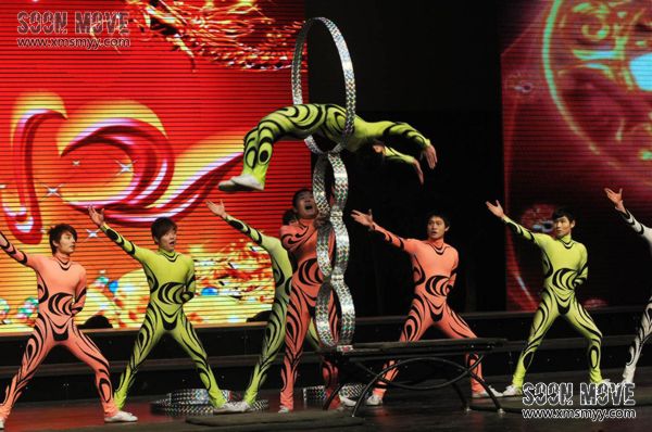 杂技表演（地圈）