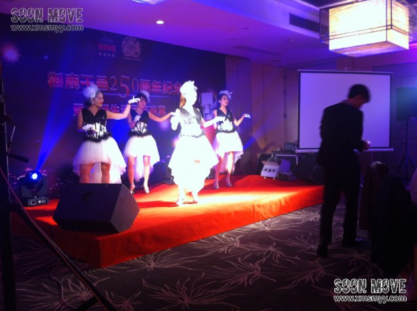 酒会百老汇舞蹈表演