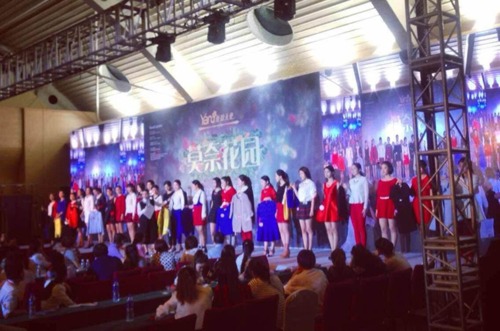 雅奴天使发布会模特2