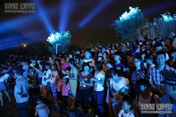 泉州世贸·紫茂府萤火虫放飞活动现场