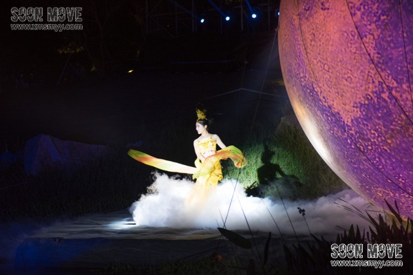 独舞《霓裳舞》