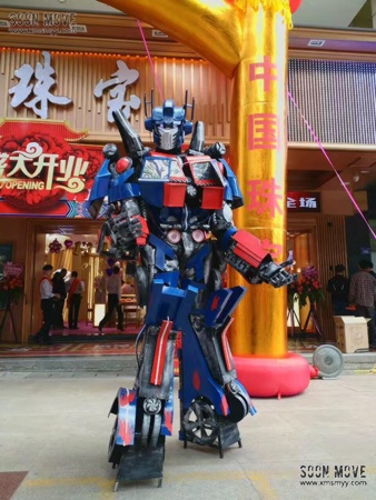 变形金刚扮演——擎天柱